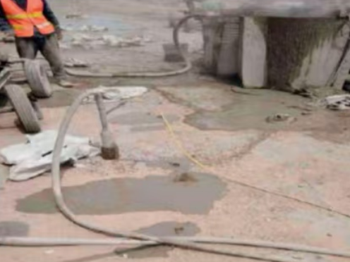 山丹水泥混凝土路面板底注浆技术 路面脱空注浆整治方案