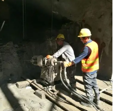 山丹水下抗分散灌浆料特点 水下不分散注浆料介绍